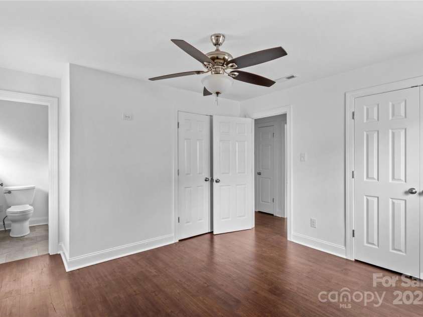 211 Ridgecrest Street, Kannapolis, NC 28081.  MLS# CAR4259587, YatesRealty ID 18186. 