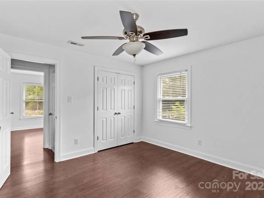 211 Ridgecrest Street, Kannapolis, NC 28081.  MLS# CAR4259587, YatesRealty ID 18186. 