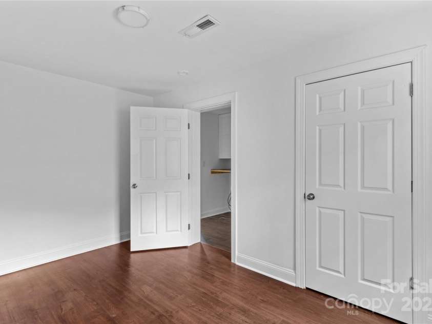 211 Ridgecrest Street, Kannapolis, NC 28081.  MLS# CAR4259587, YatesRealty ID 18186. 