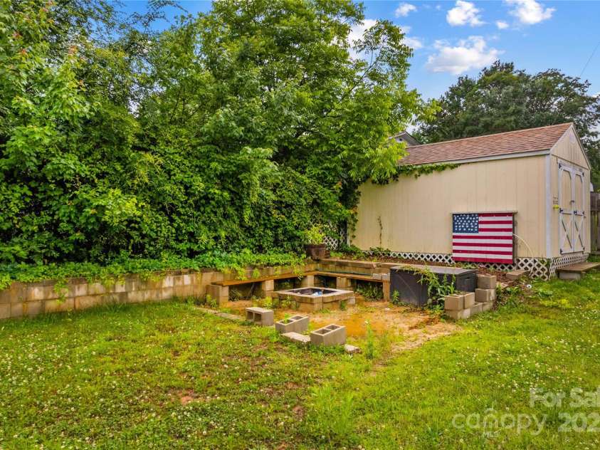 211 Ridgecrest Street, Kannapolis, NC 28081.  MLS# CAR4259587, YatesRealty ID 18186. 