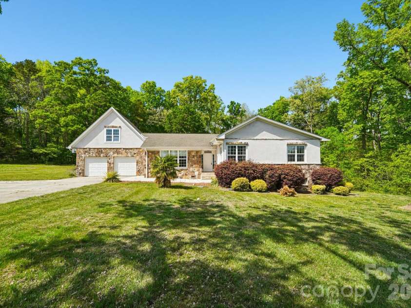 605 Allen Way, Indian Trail, NC 28079.  MLS# CAR4368846, YatesRealty ID 18187. 