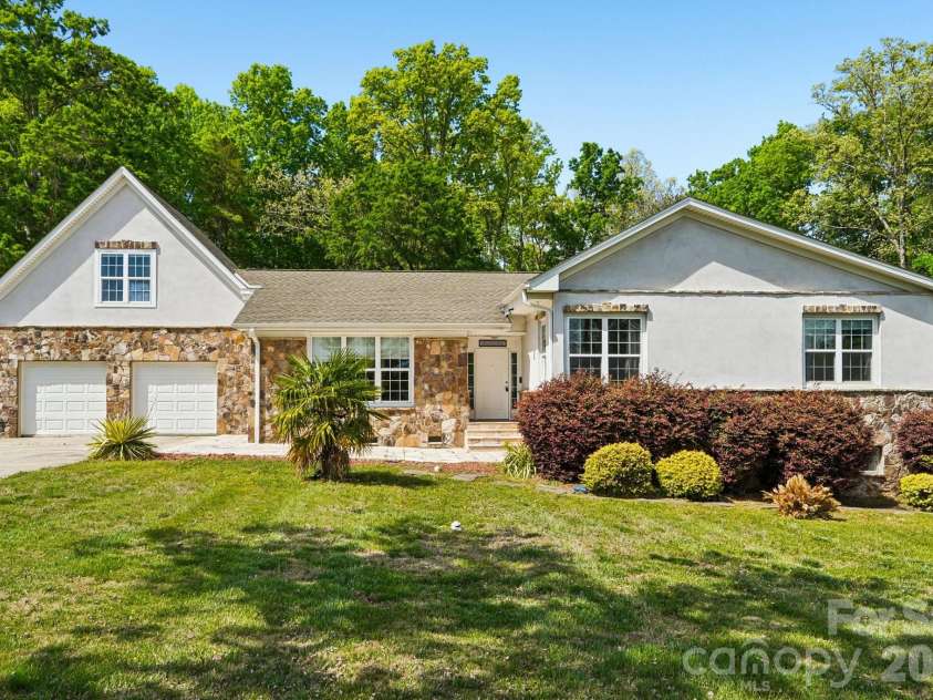 605 Allen Way, Indian Trail, NC 28079.  MLS# CAR4368846, YatesRealty ID 18187. 