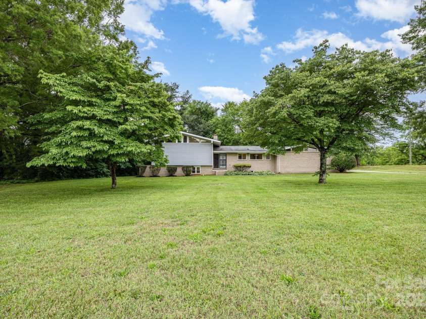 985 Needmore Road, Woodleaf, NC 27054.  MLS# CAR4266307, YatesRealty ID 18187. 