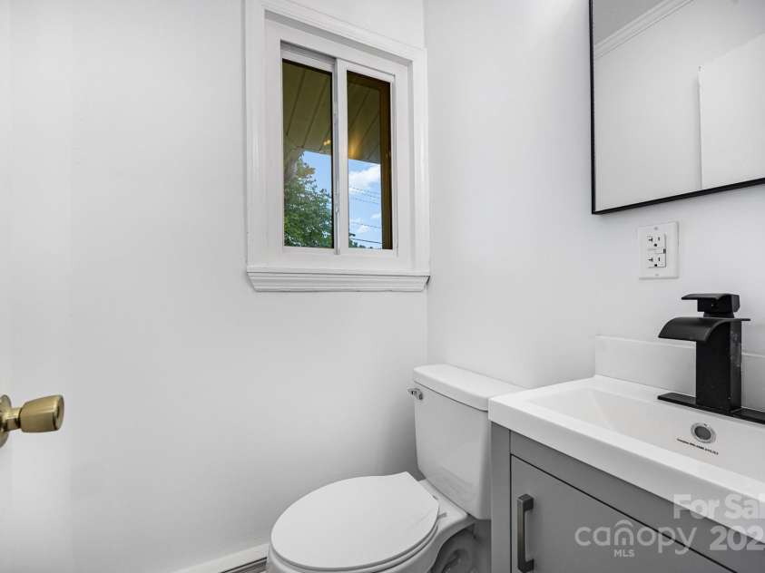 985 Needmore Road, Woodleaf, NC 27054.  MLS# CAR4266307, YatesRealty ID 18187. 