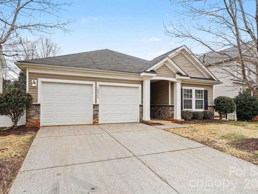 10926 Kinnairds Street, Charlotte, NC 28278.  MLS# CAR4352790, YatesRealty ID 18188. 