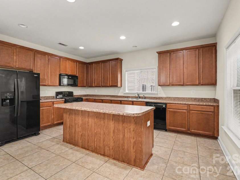 10926 Kinnairds Street, Charlotte, NC 28278.  MLS# CAR4352790, YatesRealty ID 18188. 