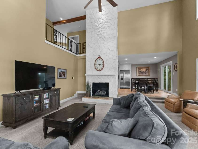 5075 Lakeview Circle, Sherrills Ford, NC 28673.  MLS# CAR4267740, YatesRealty ID 18188. 