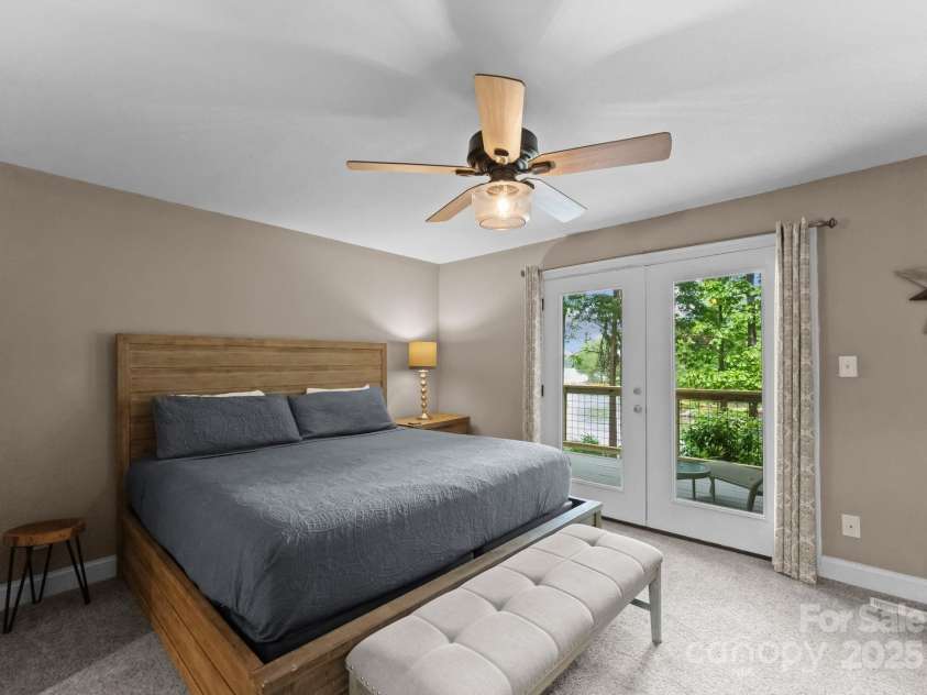 5075 Lakeview Circle, Sherrills Ford, NC 28673.  MLS# CAR4267740, YatesRealty ID 18188. 