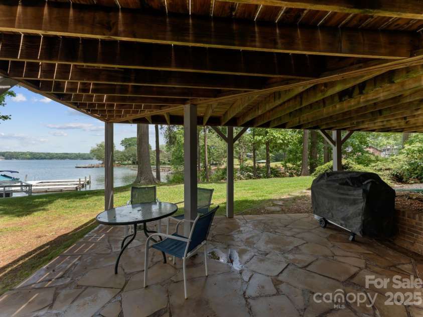 5075 Lakeview Circle, Sherrills Ford, NC 28673.  MLS# CAR4267740, YatesRealty ID 18188. 