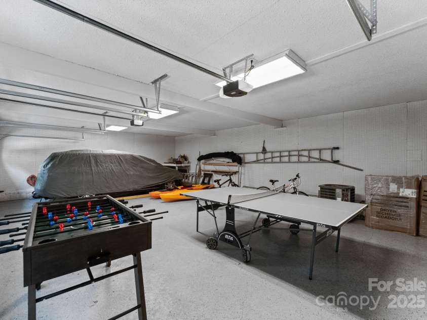 5075 Lakeview Circle, Sherrills Ford, NC 28673.  MLS# CAR4267740, YatesRealty ID 18188. 