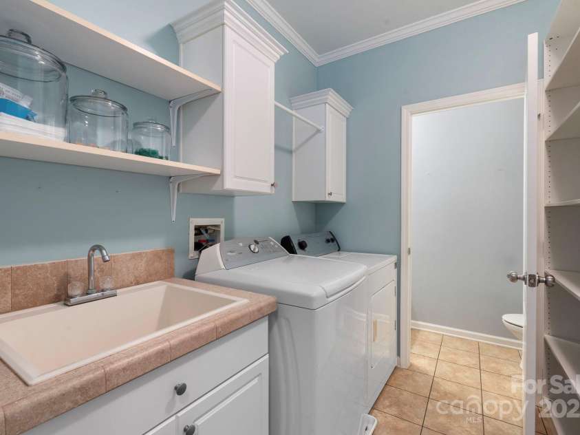 1285 Waitman Road, Lexington, NC 27295.  MLS# CAR4268596, YatesRealty ID 18189. ML Laundry and 1/2 bath