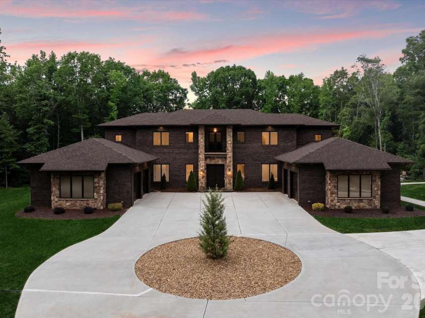 3020 Brooks Mill Lane, Wingate, NC 28174.  MLS# CAR4371891, YatesRealty ID 18189. 