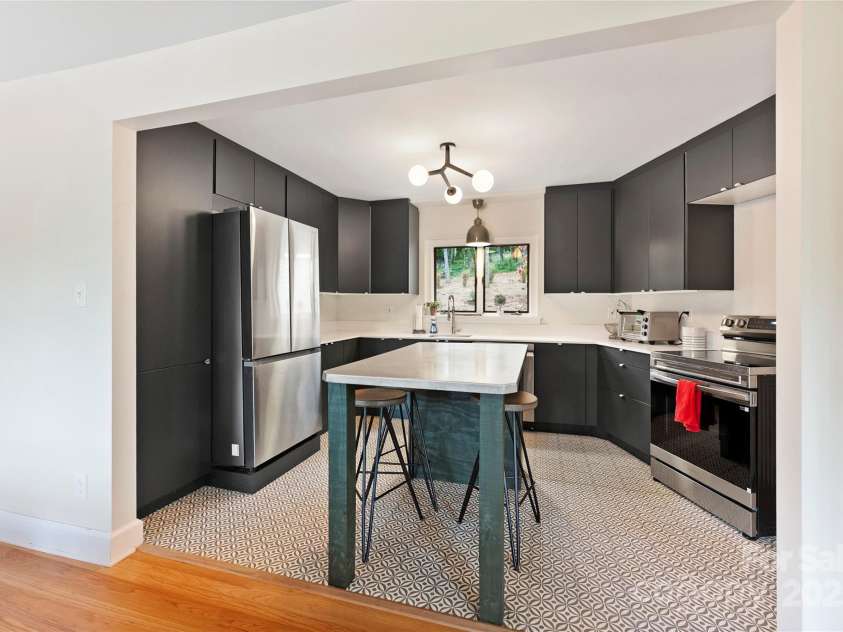 351 Windsor Road, Asheville, NC 28804.  MLS# CAR4306947, YatesRealty ID 1819. 