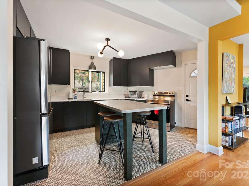 351 Windsor Road, Asheville, NC 28804.  MLS# CAR4306947, YatesRealty ID 1819. 