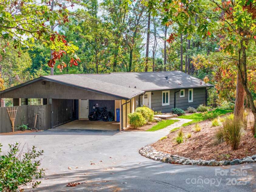 351 Windsor Road, Asheville, NC 28804.  MLS# CAR4306947, YatesRealty ID 1819. 