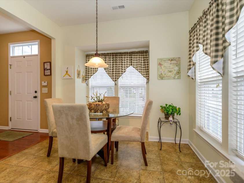 120 Snead Road, Fort Mill, SC 29715.  MLS# CAR4221912, YatesRealty ID 18190. Breakfast Area