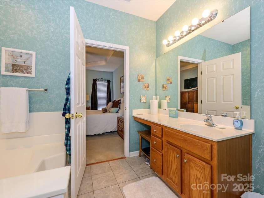 120 Snead Road, Fort Mill, SC 29715.  MLS# CAR4221912, YatesRealty ID 18190. Primary Bathroom