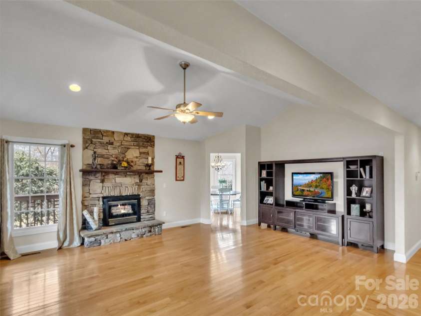 303 Forest Place, Candler, NC 28715.  MLS# CAR4342889, YatesRealty ID 18190. 