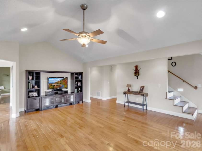 303 Forest Place, Candler, NC 28715.  MLS# CAR4342889, YatesRealty ID 18190. 