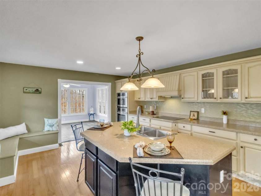 303 Forest Place, Candler, NC 28715.  MLS# CAR4342889, YatesRealty ID 18190. 