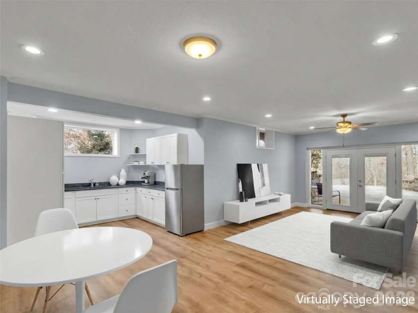303 Forest Place, Candler, NC 28715.  MLS# CAR4342889, YatesRealty ID 18190. 