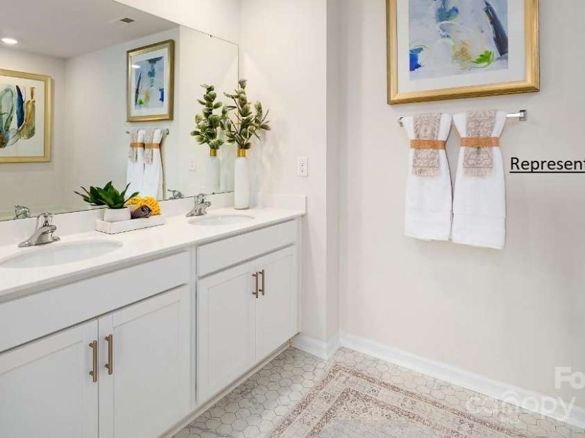 1326 37th Avenue Lane, Hickory, NC 28601.  MLS# CAR4268531, YatesRealty ID 18191. 