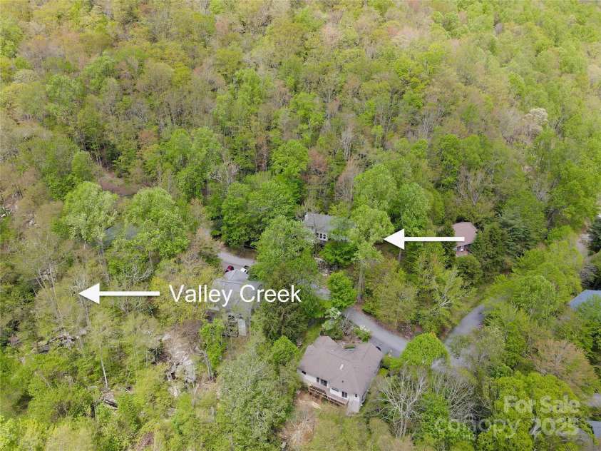 220 woodwinds Lane, Seven Devils, NC 28604.  MLS# CAR4257269, YatesRealty ID 18192. 