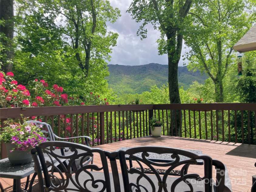 220 woodwinds Lane, Seven Devils, NC 28604.  MLS# CAR4257269, YatesRealty ID 18192. 
