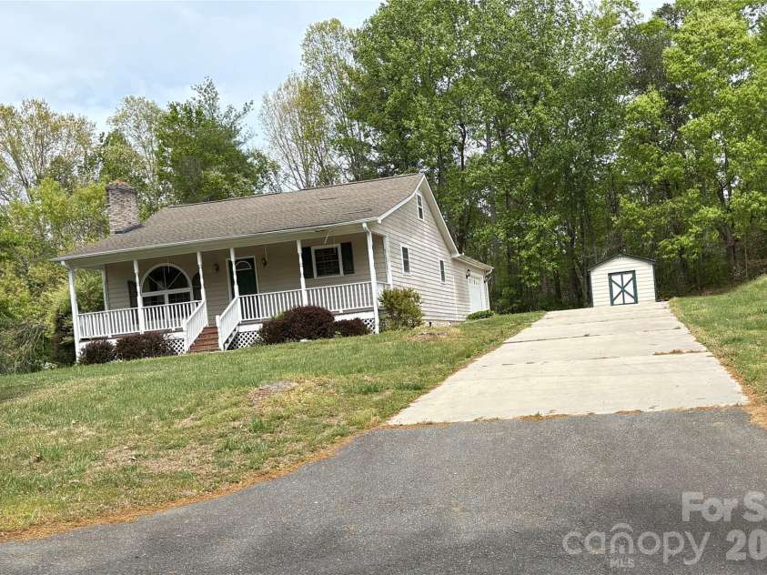 2498 Melvin Propst Drive, Morganton, NC 28655.  MLS# CAR4370673, YatesRealty ID 18192. 