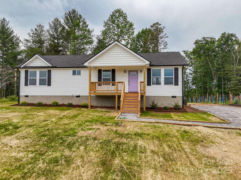 358 Point Hope Lane, Hendersonville, NC 28792.  MLS# CAR4241265, YatesRealty ID 18193. 