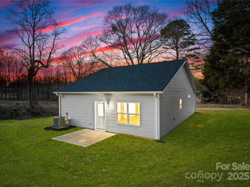 212 Columbia Street, Gastonia, NC 28054.  MLS# CAR4243272, YatesRealty ID 18194. Representation