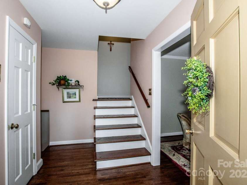 928 Tally Ho Court, Charlotte, NC 28212.  MLS# CAR4268365, YatesRealty ID 18196. 