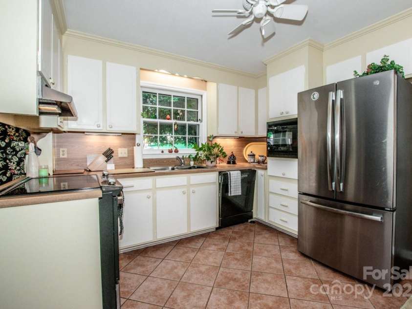 928 Tally Ho Court, Charlotte, NC 28212.  MLS# CAR4268365, YatesRealty ID 18196. 