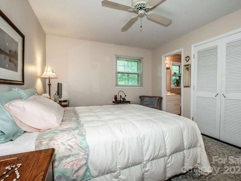 928 Tally Ho Court, Charlotte, NC 28212.  MLS# CAR4268365, YatesRealty ID 18196. 