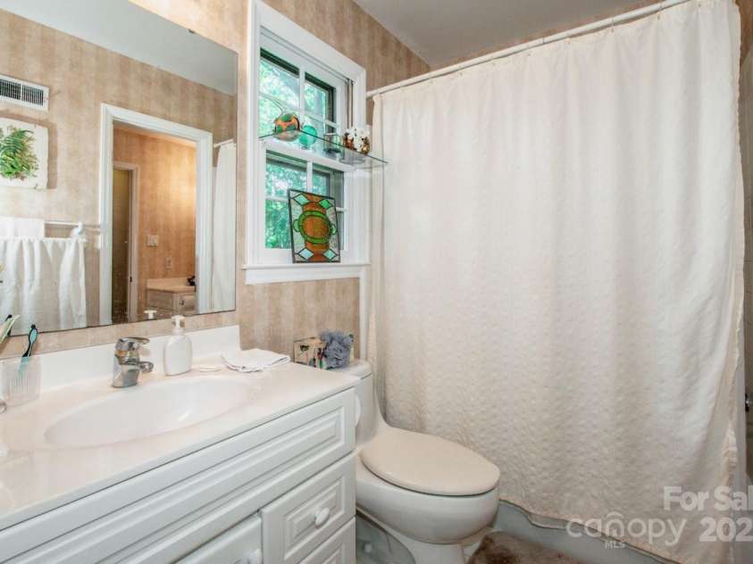 928 Tally Ho Court, Charlotte, NC 28212.  MLS# CAR4268365, YatesRealty ID 18196. 