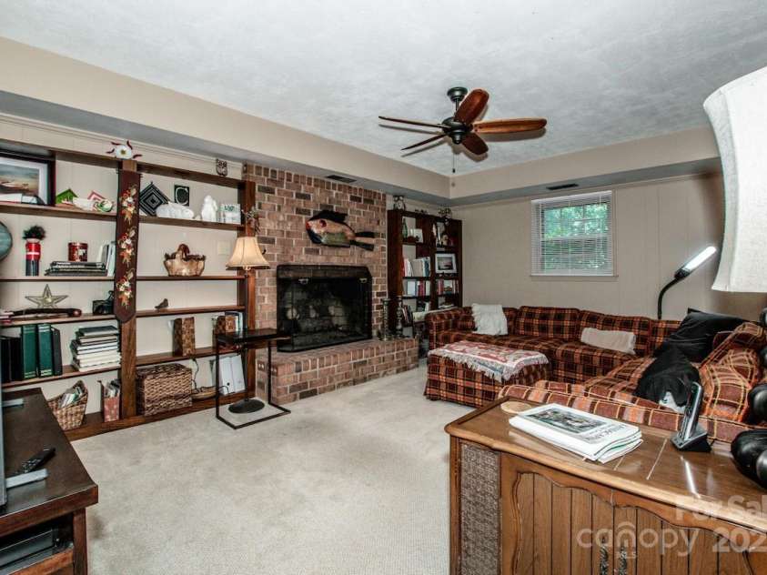 928 Tally Ho Court, Charlotte, NC 28212.  MLS# CAR4268365, YatesRealty ID 18196. 