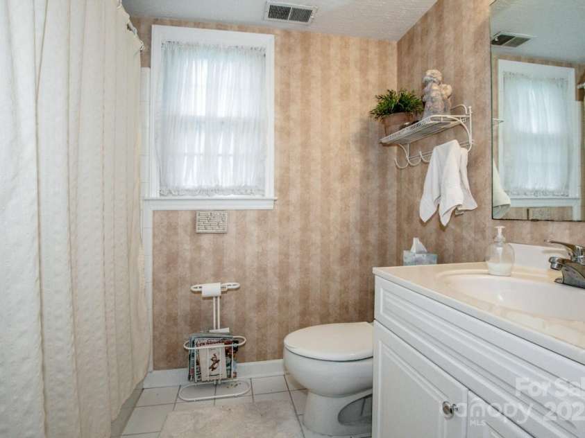 928 Tally Ho Court, Charlotte, NC 28212.  MLS# CAR4268365, YatesRealty ID 18196. 