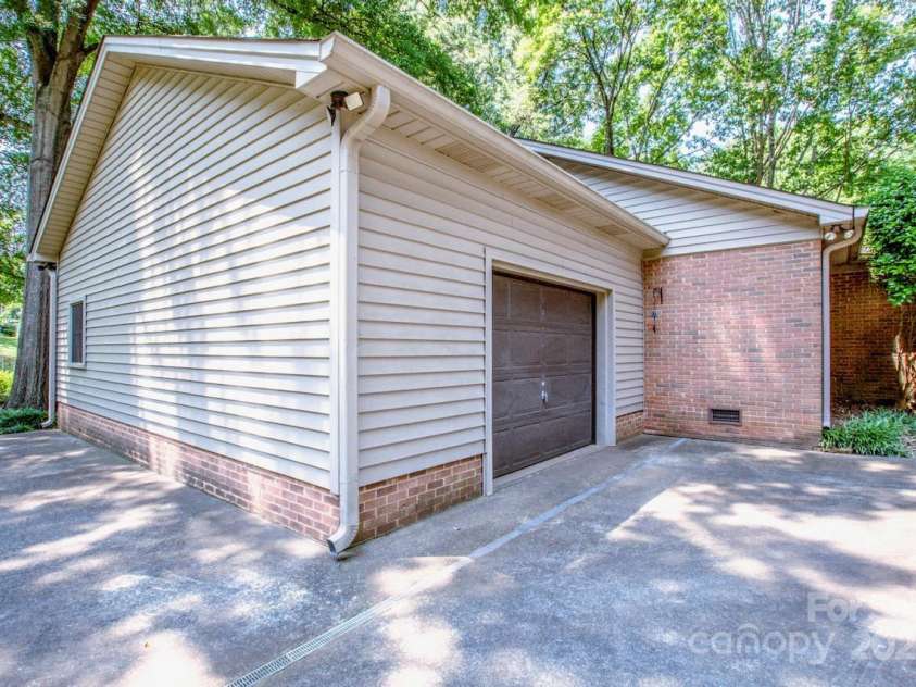 928 Tally Ho Court, Charlotte, NC 28212.  MLS# CAR4268365, YatesRealty ID 18196. 