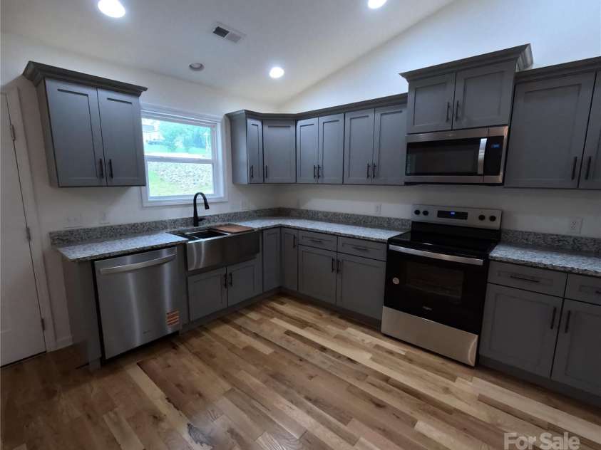 620 Miller Avenue, Marion, NC 28752.  MLS# CAR4256857, YatesRealty ID 18197. 