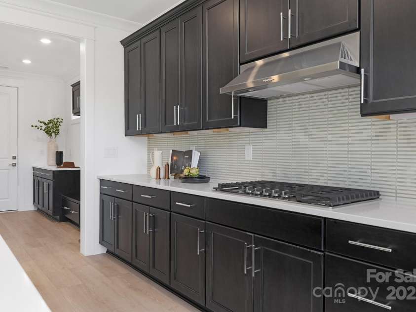 220 Windy Dell Drive, Tega Cay, SC 29708.  MLS# CAR4266344, YatesRealty ID 18198. Cooktop