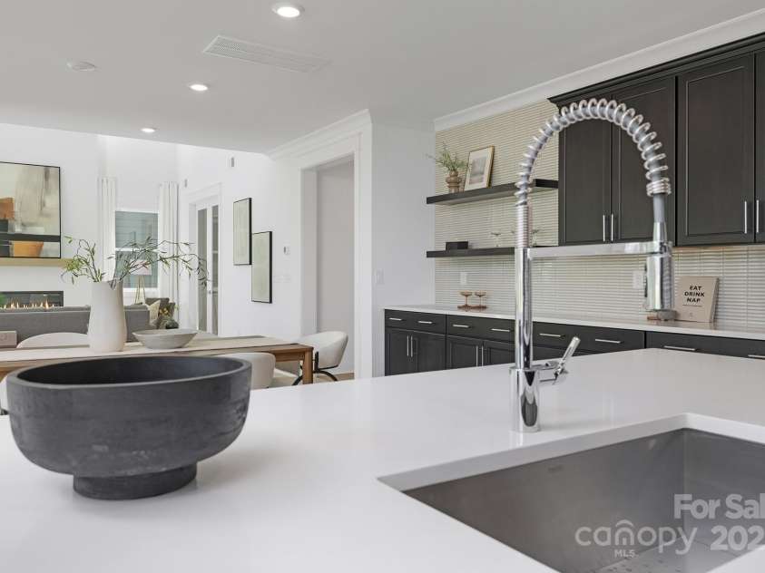 220 Windy Dell Drive, Tega Cay, SC 29708.  MLS# CAR4266344, YatesRealty ID 18198. Kitchen