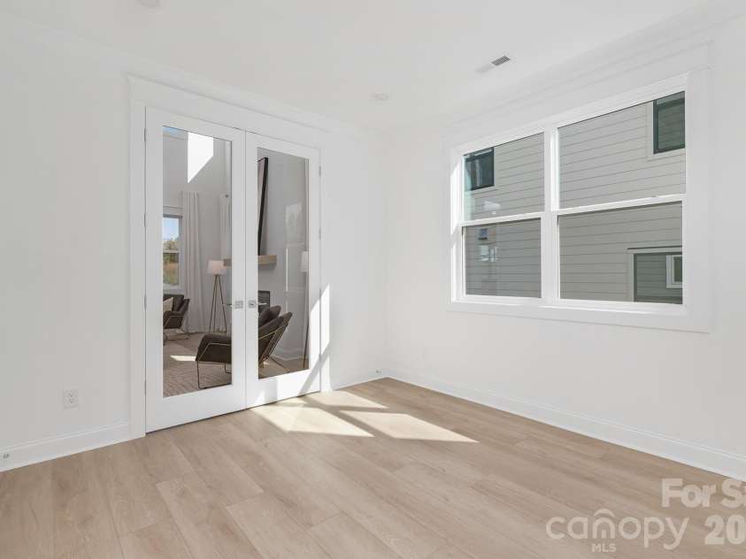 220 Windy Dell Drive, Tega Cay, SC 29708.  MLS# CAR4334670, YatesRealty ID 18198. Flex Space