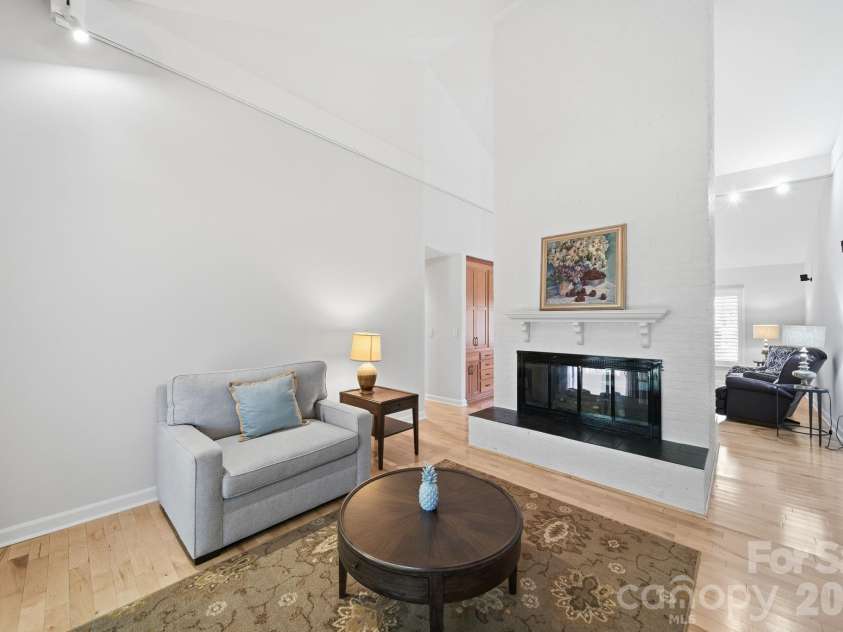5136 Dunes Court, Charlotte, NC 28226.  MLS# CAR4354708, YatesRealty ID 18199. 