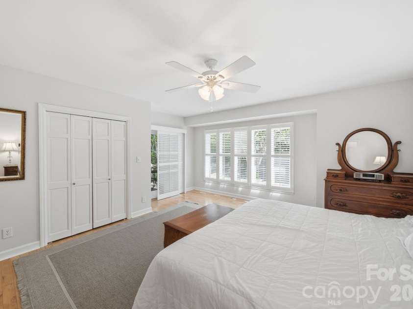 5136 Dunes Court, Charlotte, NC 28226.  MLS# CAR4354708, YatesRealty ID 18199. 