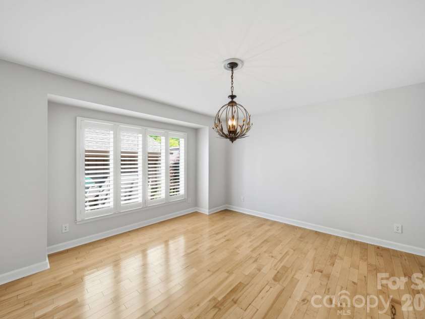 5136 Dunes Court, Charlotte, NC 28226.  MLS# CAR4354708, YatesRealty ID 18199. 