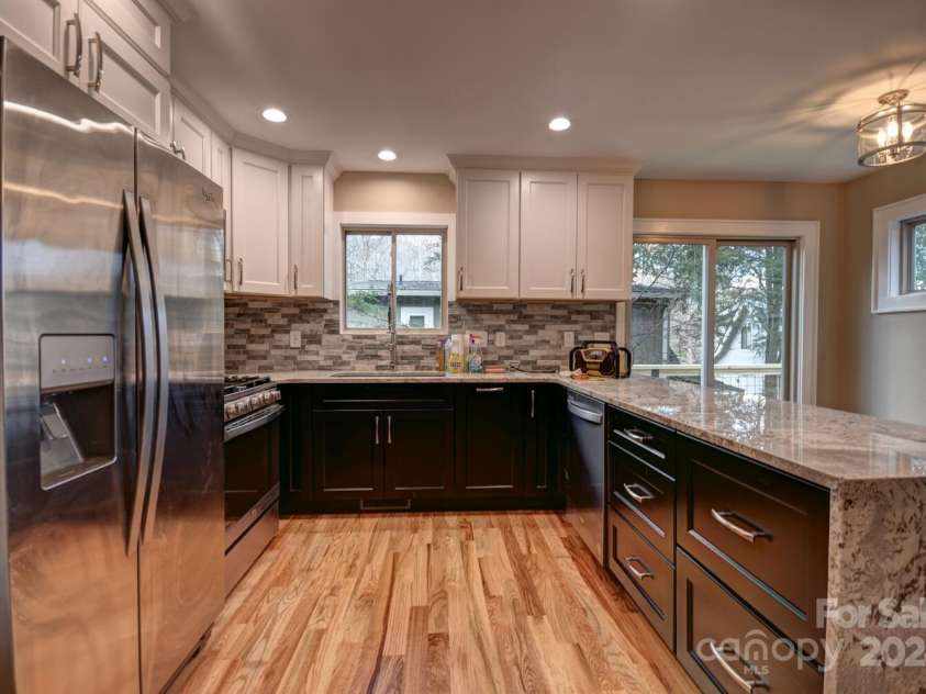 20 Lisa Lane, Maggie Valley, NC 28751.  MLS# CAR4126397, YatesRealty ID 182. Kitchen with soft close cabinet doors and drawers
