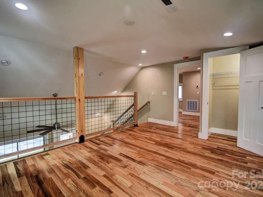 20 Lisa Lane, Maggie Valley, NC 28751.  MLS# CAR4126397, YatesRealty ID 182. Loft