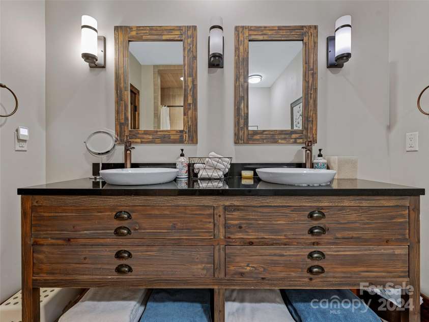 2585 Ivy Lane, Pisgah Forest, NC 28768.  MLS# CAR4177063, YatesRealty ID 182. 