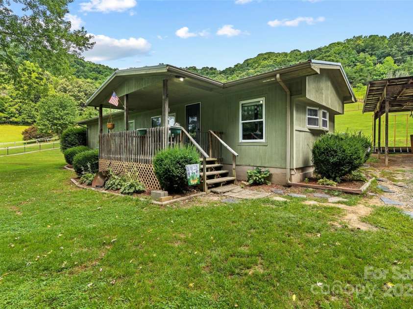 863 Water Wheel Cove, Clyde, NC 28721.  MLS# CAR4059060, YatesRealty ID 1820. 