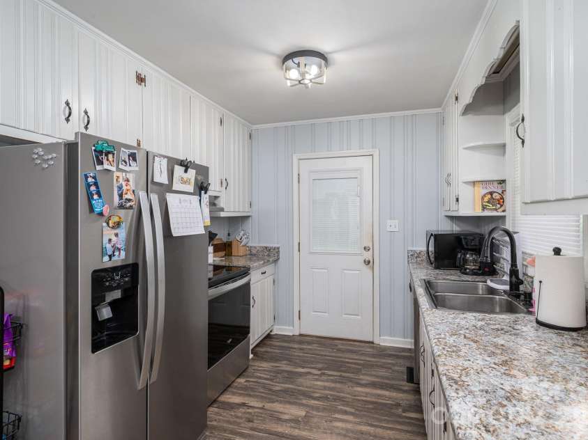 2173 Dale Avenue, Lincolnton, NC 28092.  MLS# CAR4376759, YatesRealty ID 18200. 